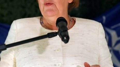 Меркел: Трябва да укрепим външните граници на ЕС