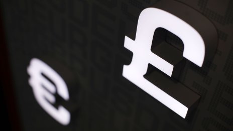 Поевтиняването на еврото и паунда отразява икономическия фундамент