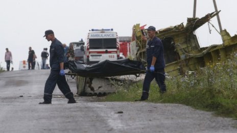 Роднините на трима загинали в малайзийския Boeing ще съдят Украйна