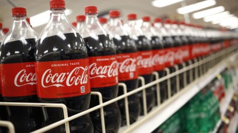 Пандемията понижи приходите и на Coca-Cola