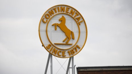 Приходите на Continental се сриват с почти 40 на сто 