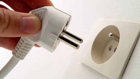 Експерти: Поскъпването на тока с 10% не решава проблемите на енергетиката