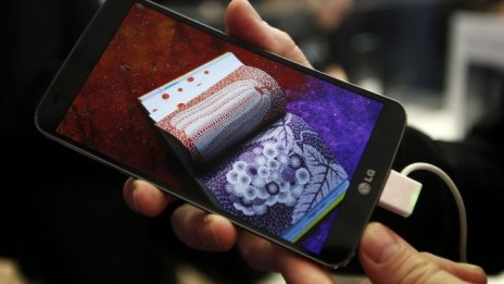 LG представи втора версия на извития смартфон G Flex 2