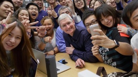 Защо Тим Кук ухажва Китай