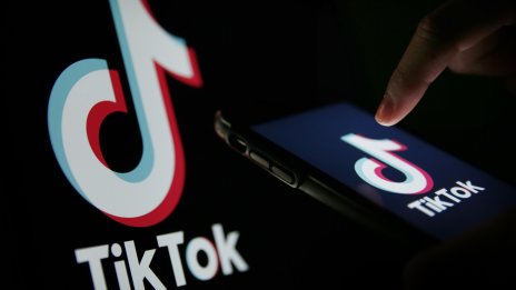 Хората прекарват около 36,5 дни годишно в социалните медии