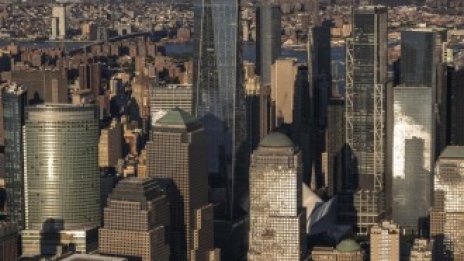 Купувачите на жилища в Манхатън се конкурират ожесточено за оскъдно предлагане