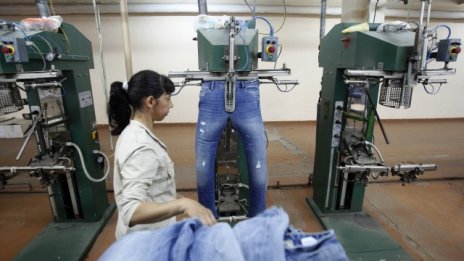 Проблемите на Германия и Гърция се отразяват на износа през юли