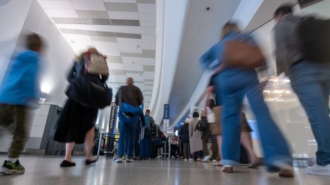 Администрацията на Тръмп обмисля да включи още 36 страни в черния списък за пътувания