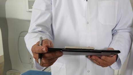 Лични лекари предлагат да няма освободени от потребителска такса за преглед