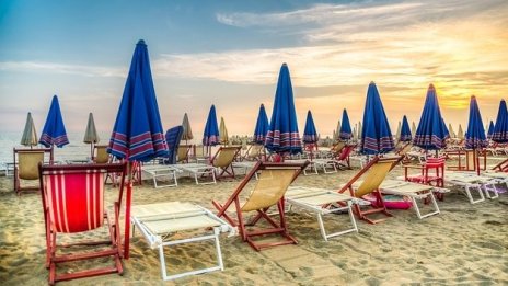 България е посрещнала с 18% повече чужди туристи през летния сезон