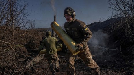 Украйна опитва ограничен десант към Днепър, започва обучението на пилоти за F-16