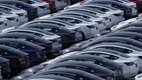 Tesla ще приема отново биткойни за плащане, но под условия