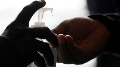 LVMH ще използва заводите си за козметика за производство на гелове за ръце