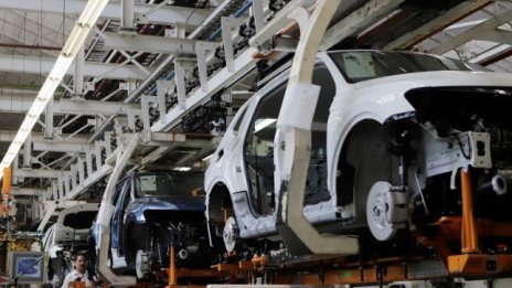 Европейските автомобилни концерни удариха извънредни спирачки на производството