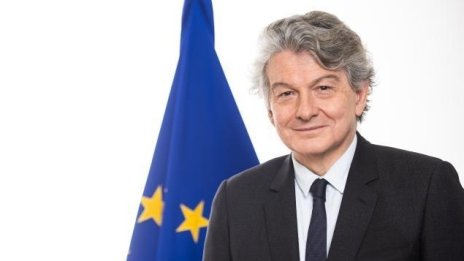 Т. Брьотон: Добре ще е, ако страните от ЕС купят ваксини от Русия и Китай