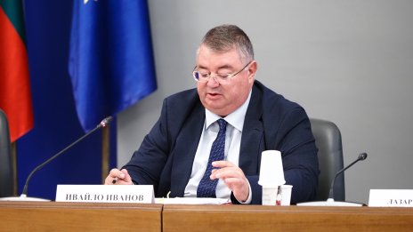 Социалният министър: Помощта от 1578 лв. е за първоначални разходи на пострадалите от пожарите