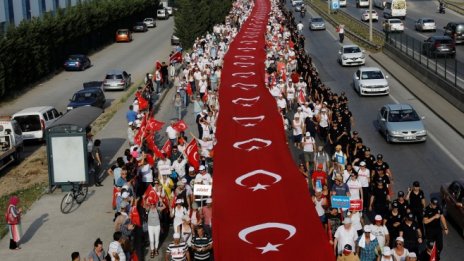 Походът на Турция обратно към демокрацията