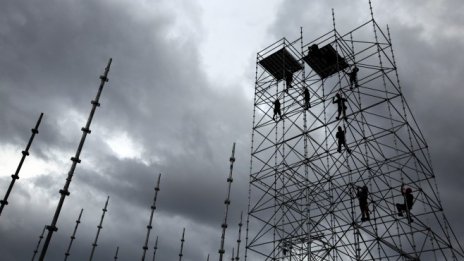 Френската икономика ускорява ръста си след изборите