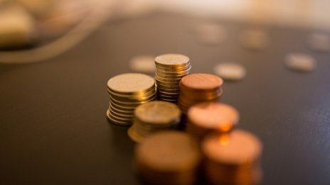 Илюзията за скок на заплатите в България