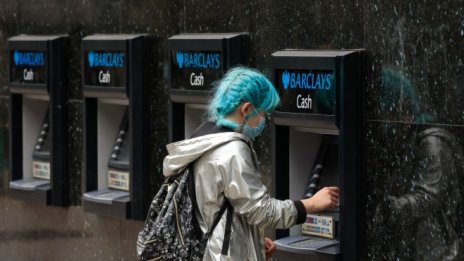 Barclays се подготвя за вълна от неизпълнения на кредитите