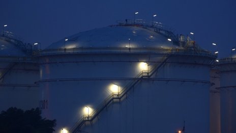 Цената на петрола се стабилизира, докато пазарът осмисля перспективите за търсенето*