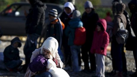 Над 2300 непридружени деца-бежанци са минали през България от началото на годината