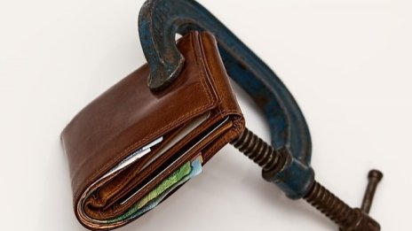 Русинова ще търси баланс между бизнес и синдикати за осигурителните прагове