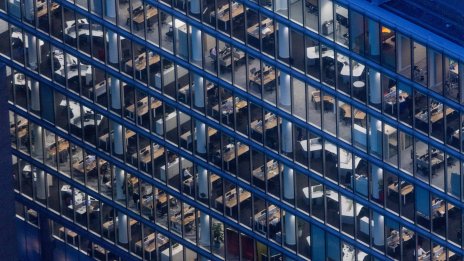 Безработицата във Великобритания скочи до шестмесечен връх