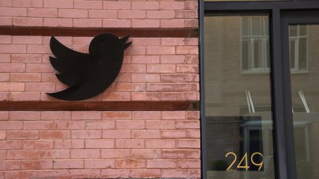 Twitter не успява да спечели много абонати за услугата Twitter Blue 