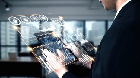 Проф. Инам, Oxford Business College: AI ще доведе до изключително сериозни пазарни промени