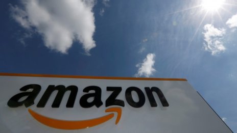 Британски регулатор сложи пауза на сделката на Amazon и Deliveroo