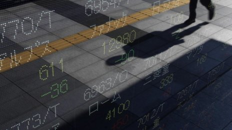 Анализатори виждат опасност от корекция на големите борси до края на годината