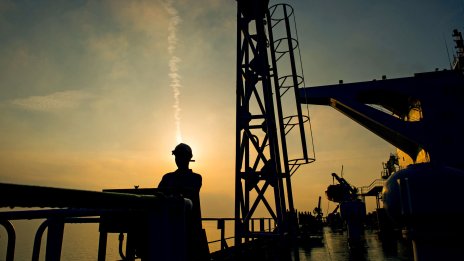 Данните за запасите в САЩ тласкат нагоре цената на петрола*