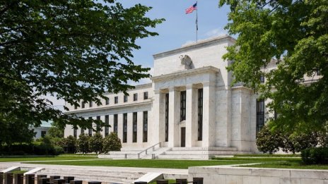 Фед намалява честотата на 7-дневните си суап операции