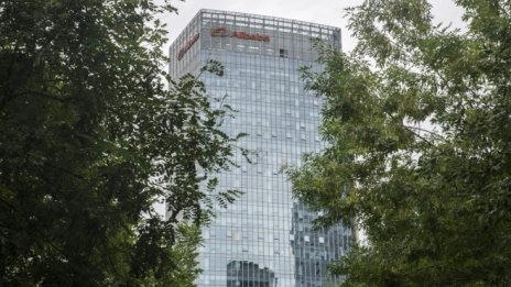 Онлайн търговията и облачните услуги помагат на Alibaba да отчете силна печалба