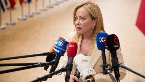 Данъкът върху "извънредните печалби" на банките е опасна политическа намеса