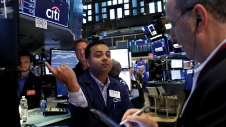 Dow и S&P 500 изтриха ръстовете си за годината