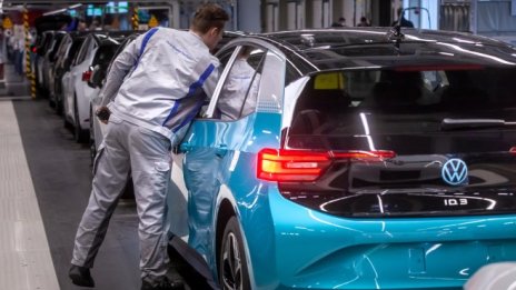 Volkswagen ще преустанови производството си в Европа от събота 