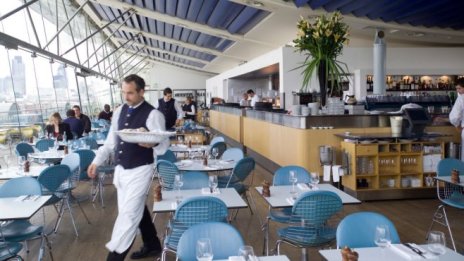 Заетостта в България продължава да се свива към края на септември