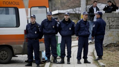 Жалба блокира обществената поръчка за доставка на високопроходими линейки