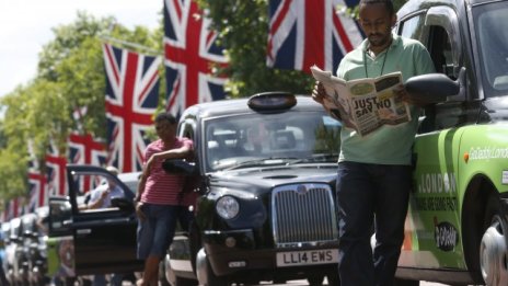 Протести срещу Uber затрудниха трафика в европейски метрополии