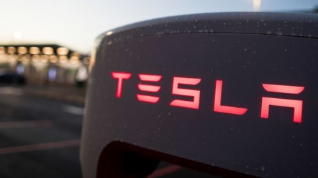 Wall Street очаква акциите на Tesla да открият 2021 г. с рекорден ръст