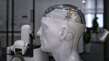 Китай даде зелена светлина за първия мозъчен чип за комерсиална употреба