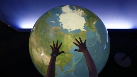 Еврокомисар: Нови инициативи на ЕК ще помогнат на България да отказва внос на отпадъци