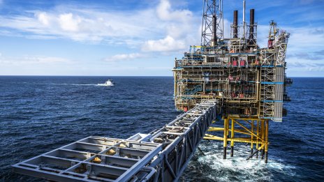 Актуализираната прогноза за китайското търсене подкрепи цената на петрола 