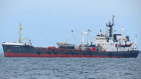 Анализатор: Очаква се плавен ръст на цената на петрола през 2024 г.