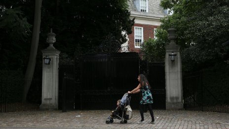 Brexit уби индустрията с детегледачки във Великобритания