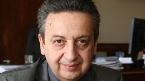 Подуправителят на БНБ и шеф на „Банков надзор” Димитър Костов подаде оставка