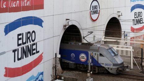 Лондон плаща 33 млн. паунда заради съдебно дело относно транспорта през Ла Манша