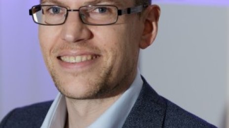 Samsung: В България има пазар за огъващи се телефони